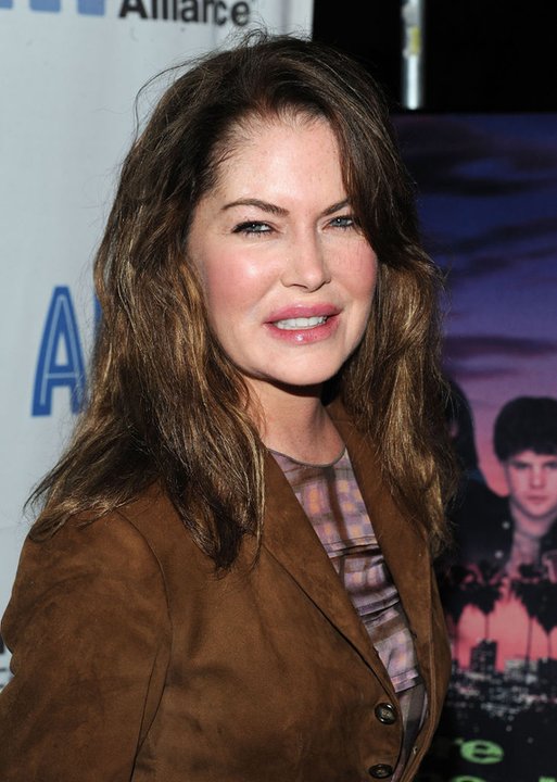 Lara Flynn Boyle (2010)