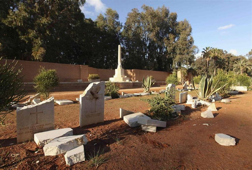 Libijscy bandyci zniszczyli grób polskiego żołnierza