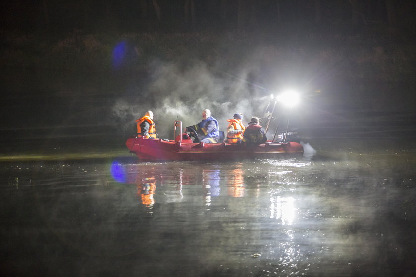 Uciekł policjantom i skuty w kajdanki wskoczył do rzeki. Prokuratura wszczyna śledztwo