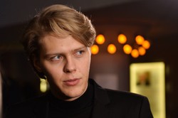 Powstaje nowy polski serial na podstawie kryminału Remigiusza Mroza