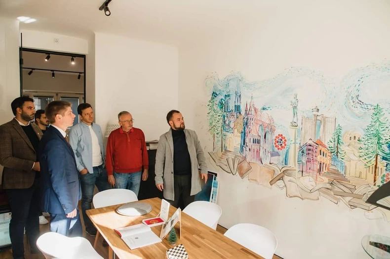 Arno Gujon u Austriji na otvaranju dopunskih škola 