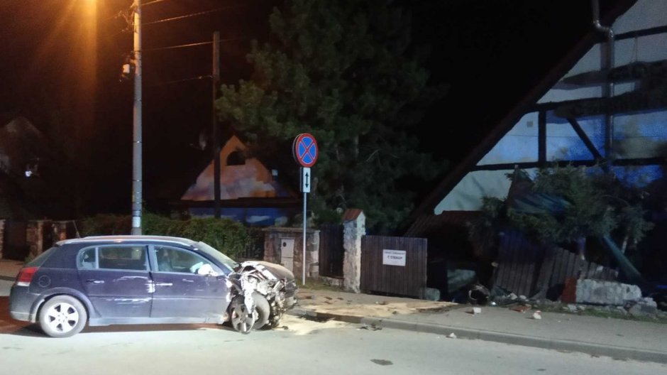 16-latek wjechał w ogrodzenie. Był pijany i pod wpływem narkotyków