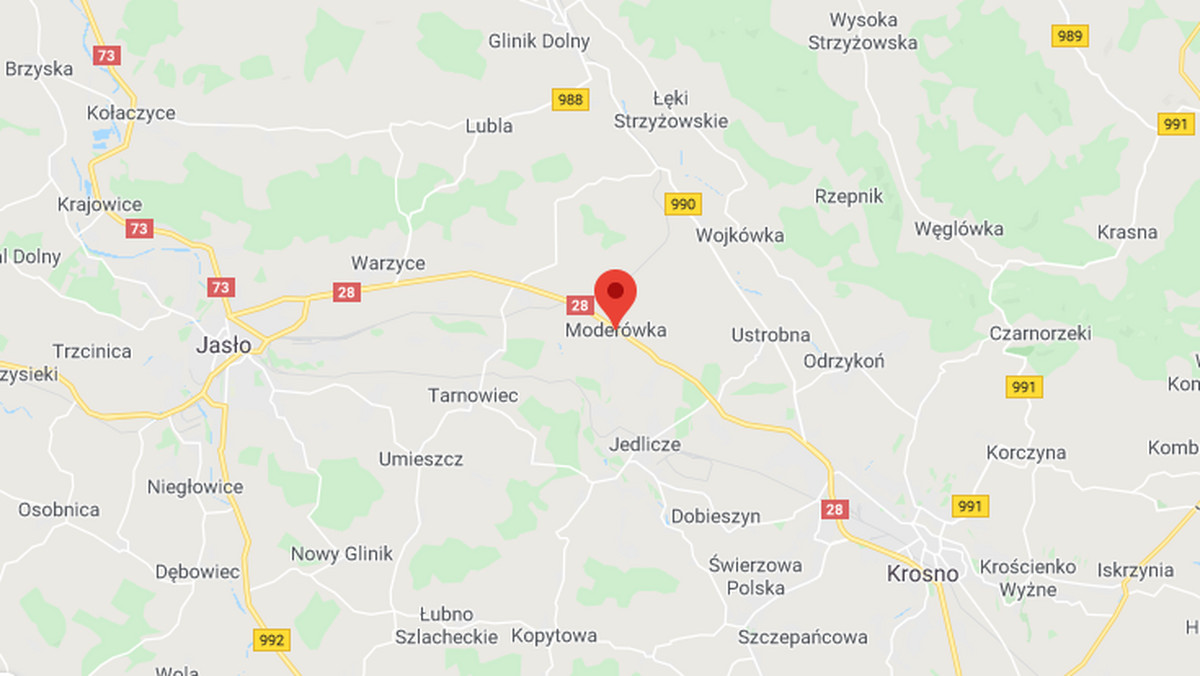 Zablokowana jest droga krajowa nr 28 w miejscowości Moderówka w woj. podkarpackim na trasie Jasło - Krosno. Tam w zderzeniu dwóch aut jedna osoba zginęła, a pięć zostało rannych - podała w poniedziałek rano Generalna Dyrekcja Dróg Krajowych i Autostrad.