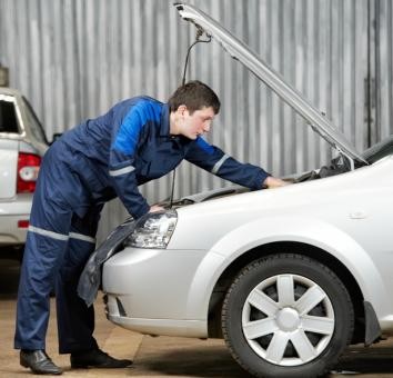 Osoby, które cały dzień spędzają poza domem (np. w pracy) nie znają takiego problemu, ale np. młodzi rodzice z dziećmi lub ci, którzy pracują z domu, mają z tego rodzaju sąsiedztwem poważny problem. Kłopotliwy jest tu nie tylko hałas, ale i zapachy, które dochodzą z takiego obiektu. W przypadku wątpliwości co do przekroczenia dopuszczalnych norm hałasu można zwrócić się do Wydziału Ochrony Środowiska w Starostwie Powiatowym z prośbą o przeprowadzenie kontroli.