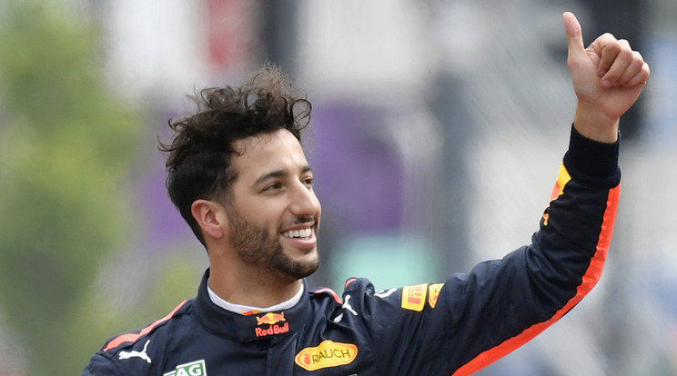Ricciardo bírta a legjobban 
a feszült versenyt, az 
ausztrál pilóta 
győzött /Fotó: MTI