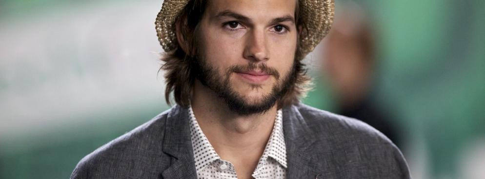 1. Ashton Kutcher z 'Dwóch i pół' (36 lat) - 26 mln dol.
