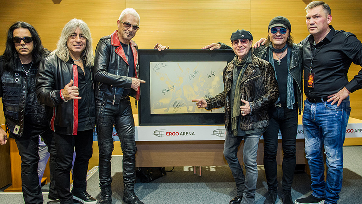 Na aukcję Wielkiej Orkiestry Świątecznej Pomocy trafiło wyjątkowe zdjęcie Scorpions z autografami. Jest to nie lada gratka dla wszystkich fanów legend rocka, którzy za nieco ponad pół roku wybiorą się na koncert w łódzkiej Atlas Arenie.