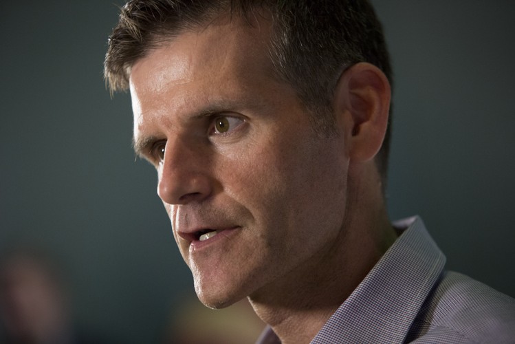 <b>Dennis Woodside (Dropbox)</b>
<br>
<br>Obecnie: Dropbox - CEO
<br>
<br>Google: Motorola Mobility - CEO