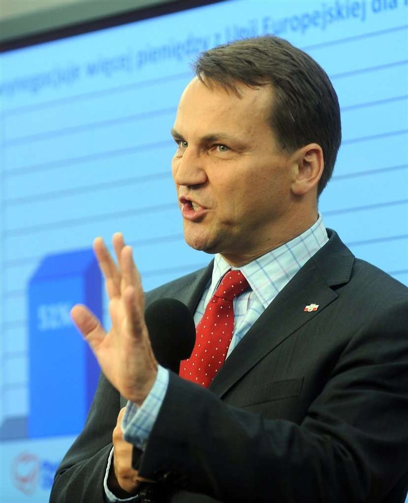 Sikorski straszy kibolami: Oni będą rządzić za dwa tygodnie!