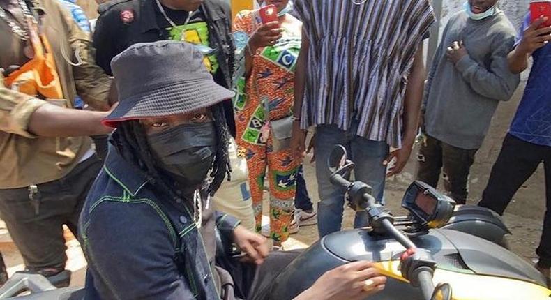 Stonebwoy on trikes