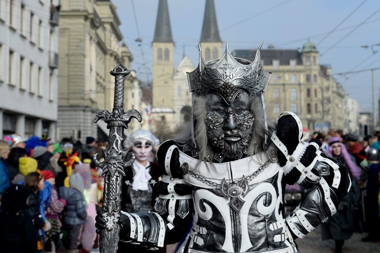 Horror na ulicach! Niezwykły karnawał w Lucernie