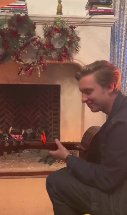 Spevák George Ezra.