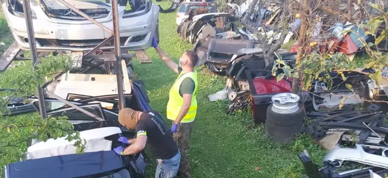 Policja odzyskała części z samochodów skradzionych na terenie całej Europy [Zdjęcia]