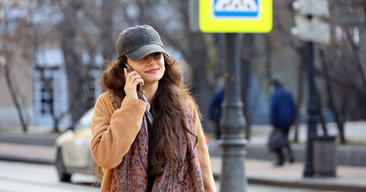 Nosisz czapkę każdego dnia? Psychologia ujawnia, co to o tobie mówi