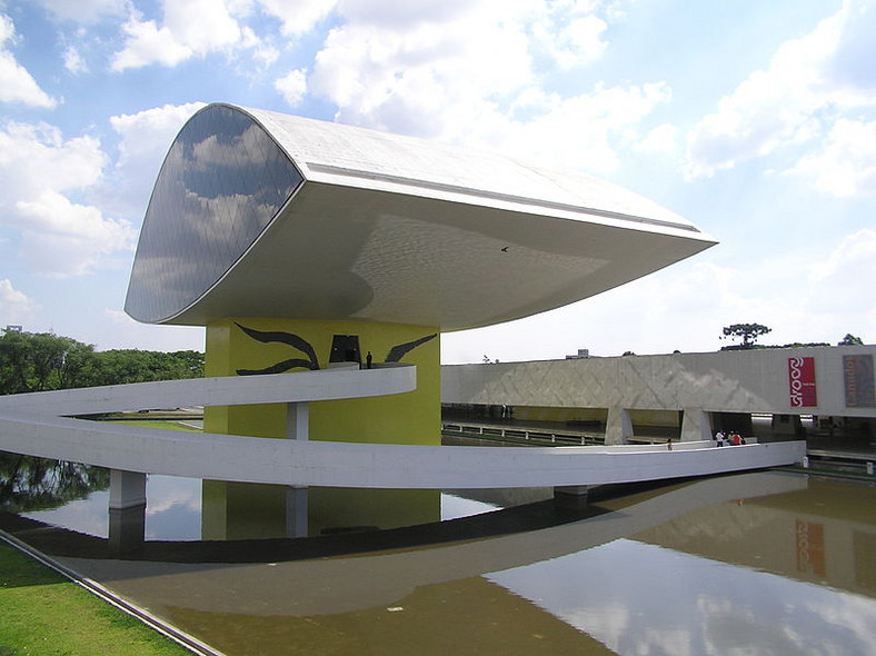 Muzeum Oscara Niemeyera, Curitiba w Brazylii