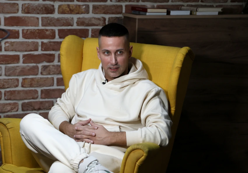 "VUJADIN SAVIĆ JE ISKORIŠĆEN" Marko Đedović o aferama na estradi: Otkrio detalje sukoba Kije Kockar i Kaće Živković, pa pomenuo otkaze na Pinku (Video)