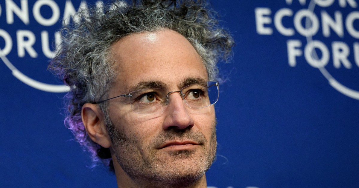 Palantir首席执行官与Michael Burry的交锋：市场影响与估值分析