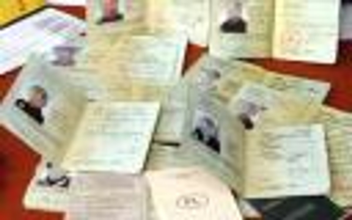 Wciąż ok. 400 tys. Polaków nie ma nowych dowodów osobistych, z czego połowa złożyła wnioski i czeka na wydanie dokumentu.