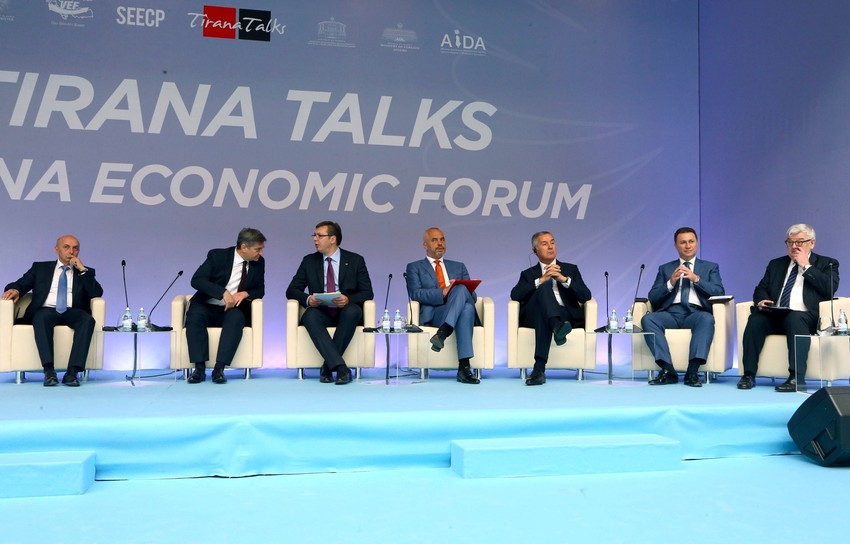 Balkan za istim stolom