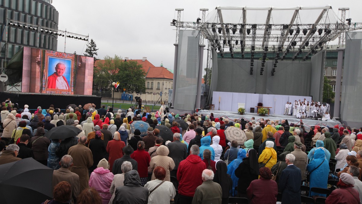 WARSZAWA PLAC PIŁSUDSKIEGO TRANSMISJA Z WATYKANU