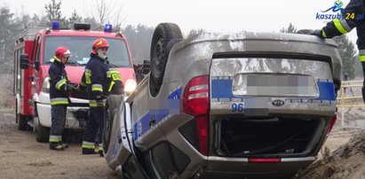 Wypadek radiowozu podczas pościgu. Ranni policjanci