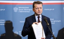 Lex Błaszczak: Kij na głowę uchodźcy. Nowe prawo zamknie drzwi przed potrzebującymi pomocy