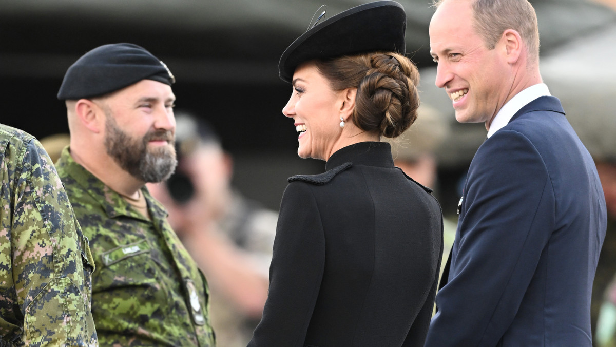 Kate i William spotkali się żołnierzami. Trwają próby przed pogrzebem