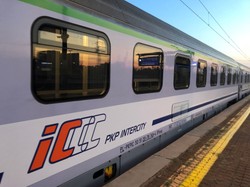 36 tysięcy rzeczy zostawionych w pociągach. PKP Intercity ujawnia nietypowe przedmioty