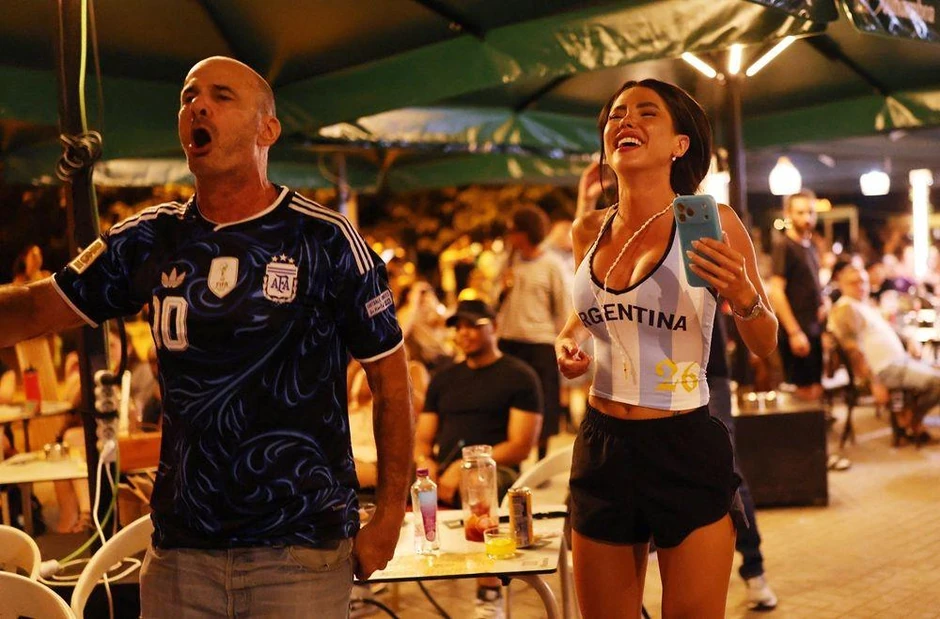 Argentinci su slavili širom sveta - ova fotografija je iz Barselone u Španiji | Foto: REUTERS/Nacho Doce