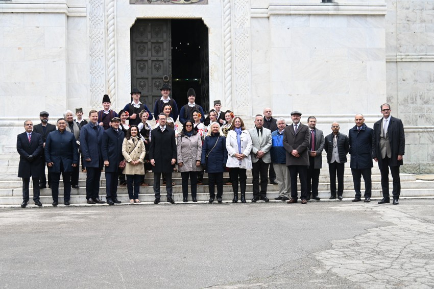Đurić priredio diplomatskom koru svečani ručak, posetu i obilazak Topole i Oplenca