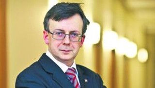 Cyborg: Tak nazywają Dowiata-Urbańskiego, nowego szefa służby cywilnej