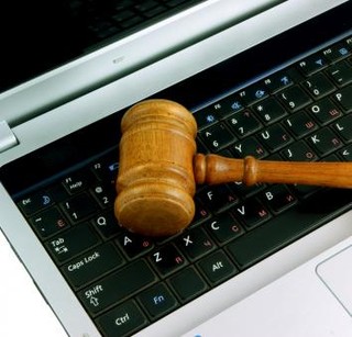 Po przerwie ruszyła migracja ksiąg wieczystych do systemu informatycznego