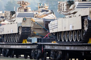 USA wysyłają sygnał dla Rosji. Przerzucają masę czołgów do sąsiada Ukrainy