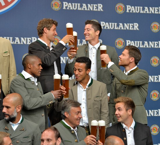 Robert Lewandowski poszedł z kolegami z Bayernu na piwo