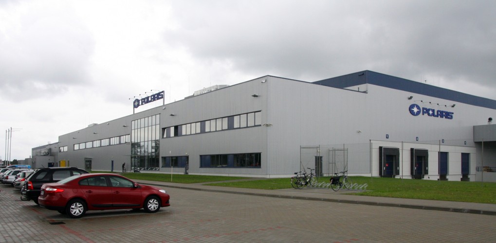 Zobacz też zdjęcia z <a href='http://forsal.pl/galerie/818012,zdjecie,1,polaris-polska-ruszyla-testowa-produkcja-quadow-zobacz-zdjecia.html' style='color: blue'>testowej produkcji quadówo </a> <br><br>Fot. (mgo) PAP/Krzysztof Świderski