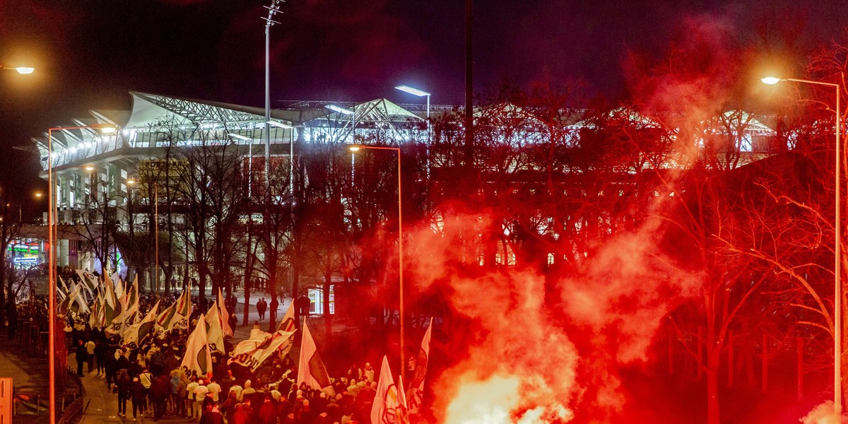 Legia Warszawa – Warta Poznań. 15 tysięcy kibiców wybiera się na Łazienkowską.