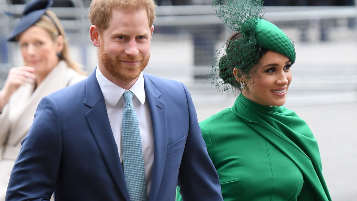Książę Harry i Meghan Markle pożegnali się w poniedziałek ze swoim oficjalnym kontem na Instagramie przed formalnym wycofaniem się z życia brytyjskiej rodziny królewskiej. "Choć może nie będziecie nas tutaj widzieć, nadal pracujemy" - zapewnili.