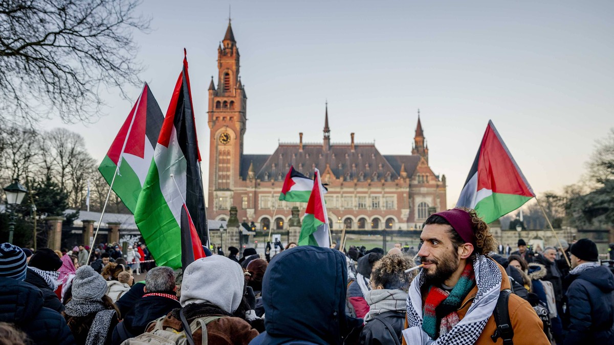 Demonstracje przed Trybunałem Sprawiedliwości w Hadze