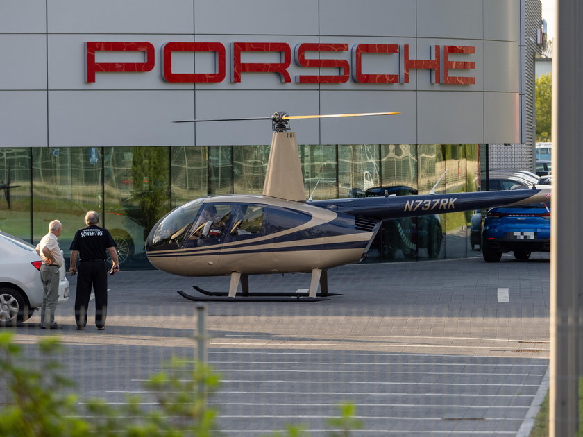 Helikopter wylądował na parkingu w Łodzi