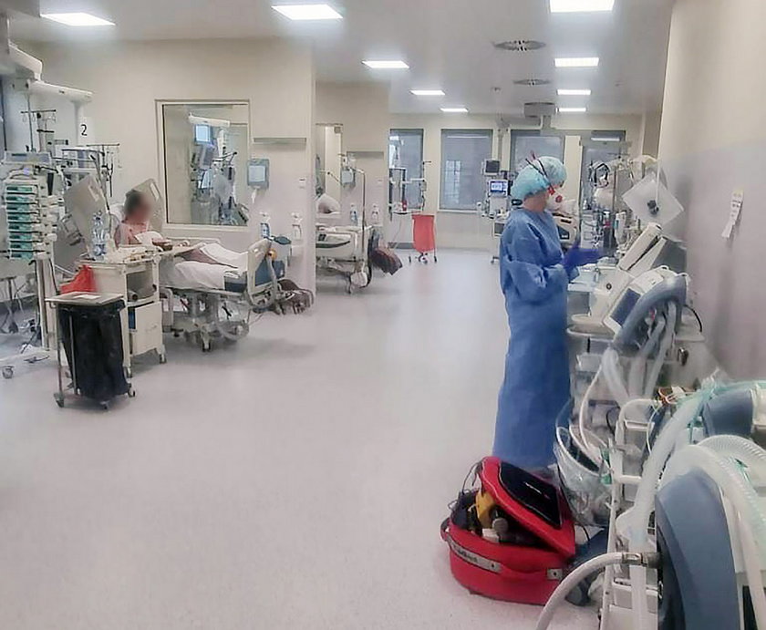 Ordynator ze Szpitala Południowego w Warszawie o walce z COVID-19: „Śnią się nam twarze pacjentów”