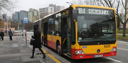 Koronawirus w Polsce. Ludzie robią to w komunikacji. Przykre!