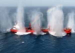 Huti su napadali brodove u Crvenom moru tokom izraelskog rata u Gazi, što je prepolovilo saobraćaj na morskom putu kojim se doprema deo nafte | Foto: HOUTHIS MILITARY MEDIA CENTER/HANDOUT/EPA/Shutterstock