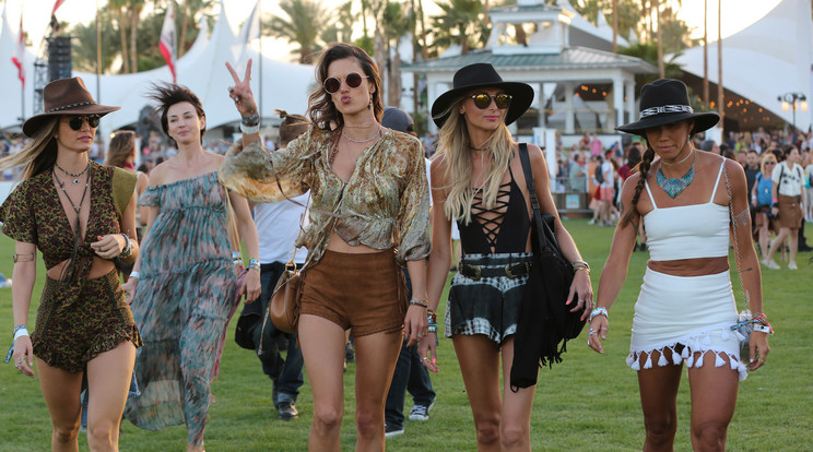 A Victoria's Secret fehérnemű modelljei a Coachella legszemrevalóbb leányzói / Fotó: Northfoto