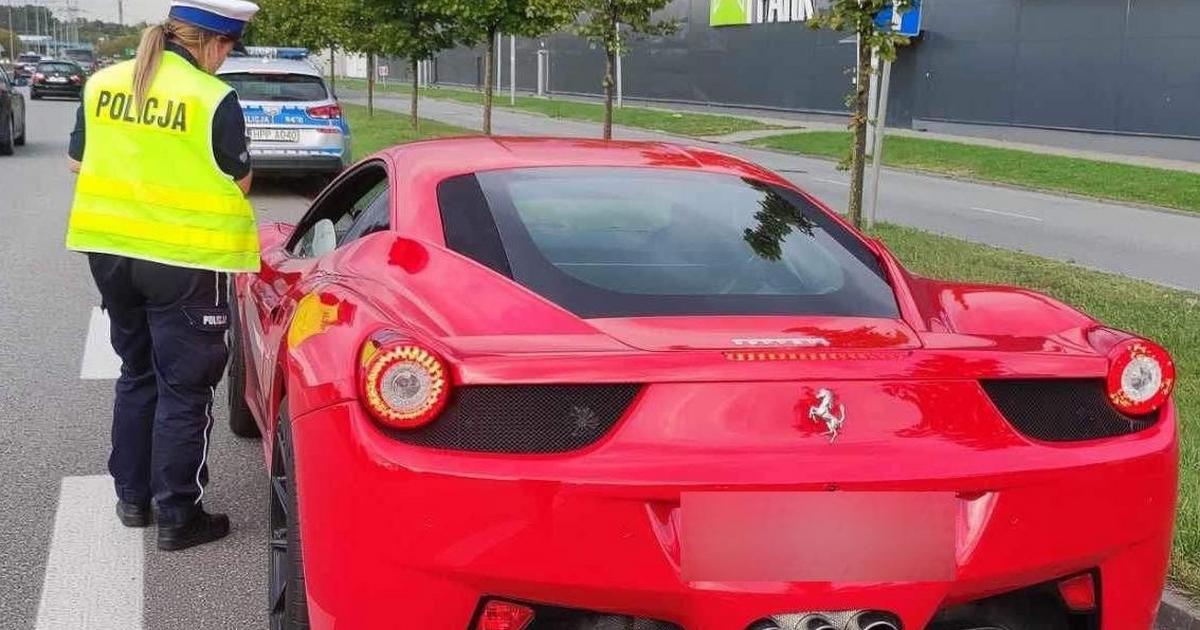  Gnał czerwonym Ferrari po Częstochowie 144 km/h. Tego się raczej nie spodziewał