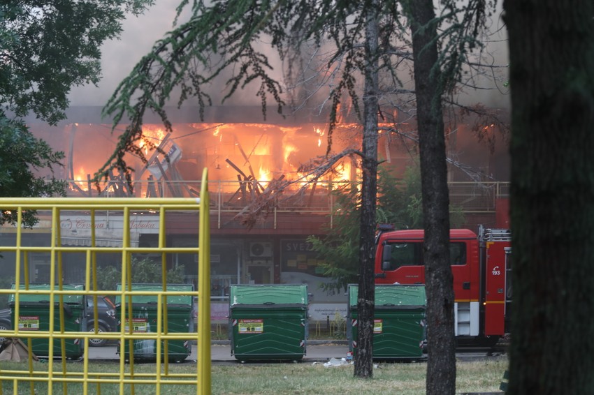 Požar u bloku 45