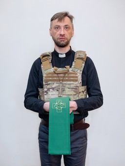 Wymodlić pokój z bronią w rękach [WYWIAD RIGAMONTI]