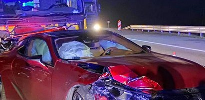 Znany muzyk miał wypadek. Auto jest roztrzaskane