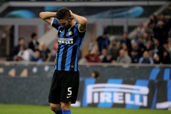 Czy można nie trafić do pustej bramki z 3. metrów? Piłkarz Interu udowodnił, że można