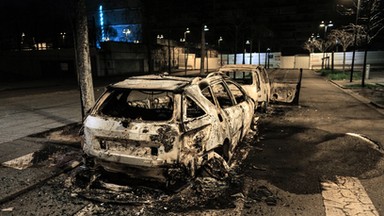 Kolejna noc rozruchów w Lyonie. Spalone samochody i starcia z policją