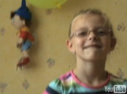 Zgubiła mamę, szuka jej przez YouTube